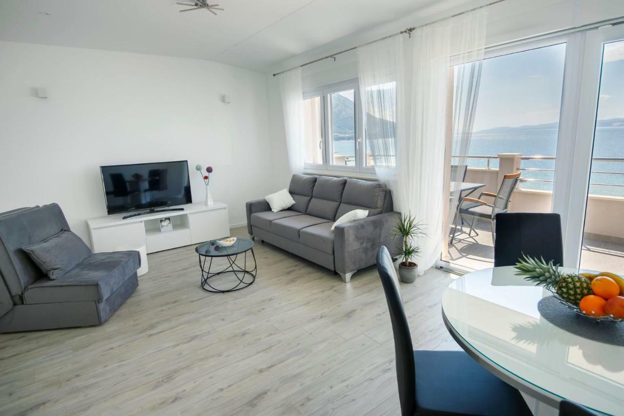 Apartmani Ticinovic Omis Exterior photo