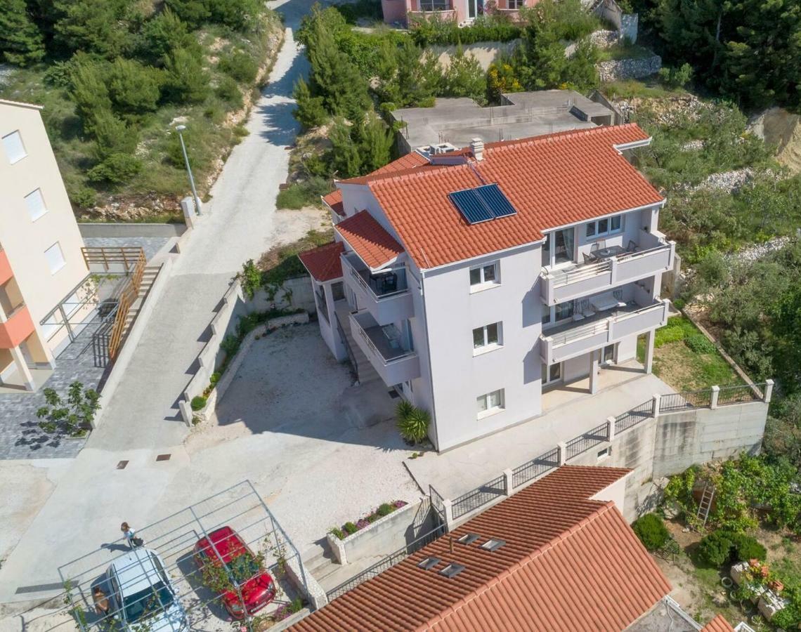 Apartmani Ticinovic Omis Exterior photo